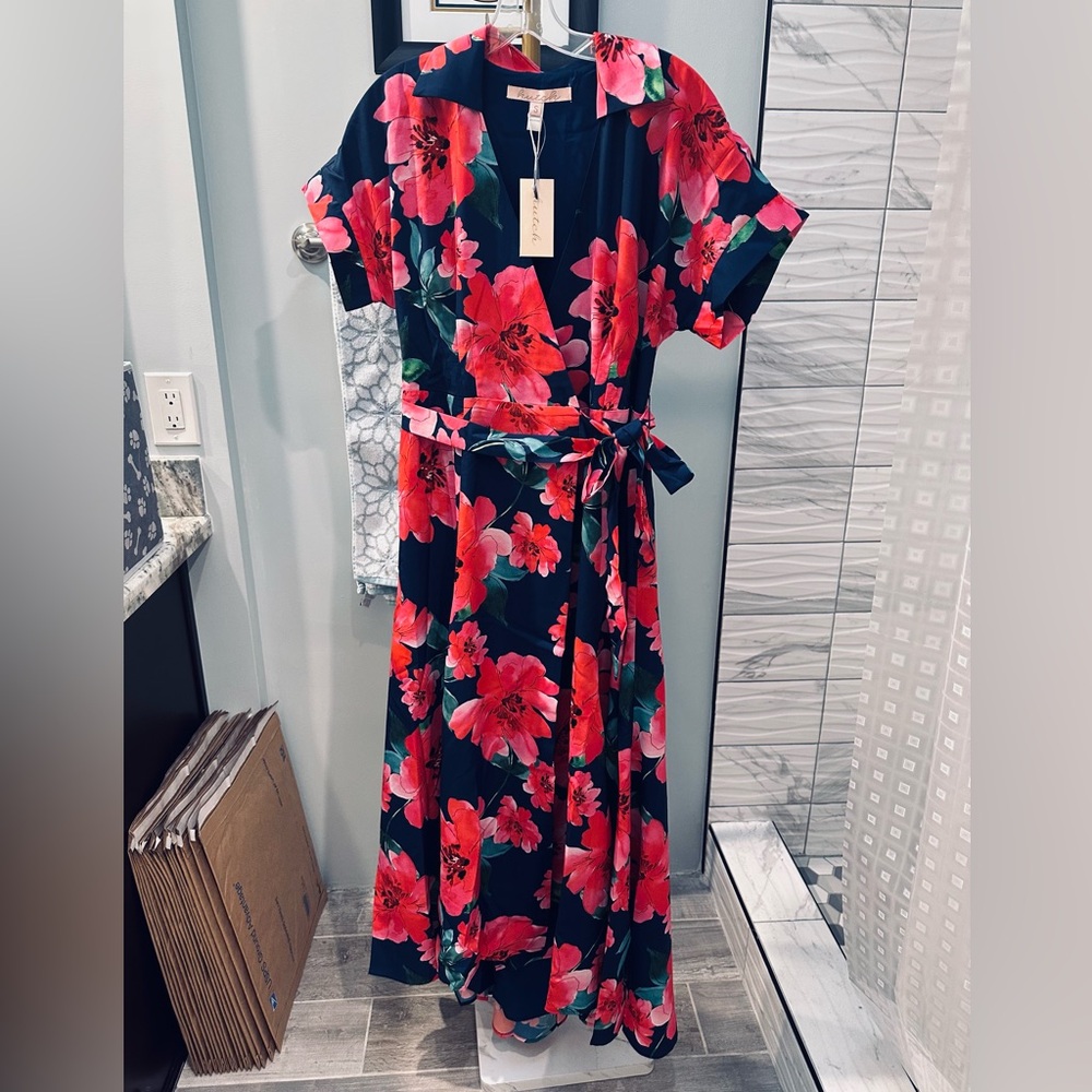 NWT Hutch Johnnie Midi Dress in  Navy/Raspberry Watercolor Bloomed Floral Small - Picture 3 of 6